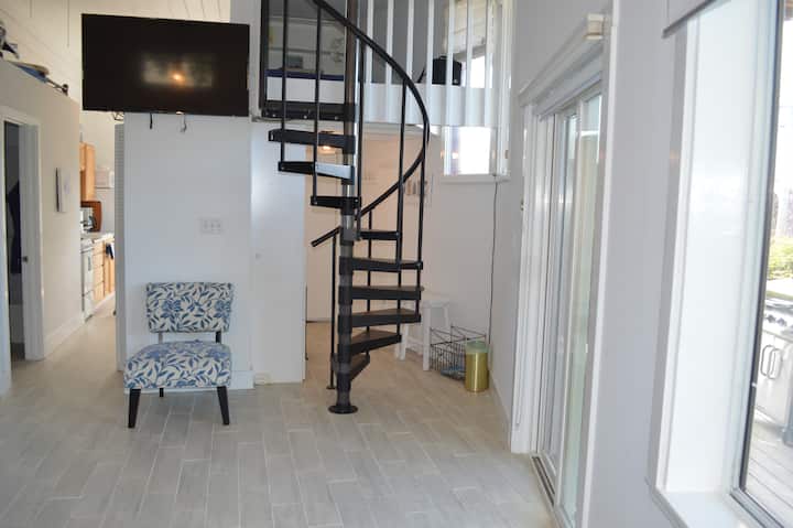 Large Studio W/ Wrap Around Deck/patio - スティンソン・ビーチ, CA