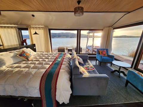 Deluxe suite with a lake view