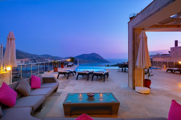 Akdeniz Villam Tur.Eml.Ltd.Şti managed Airbnb listing 1