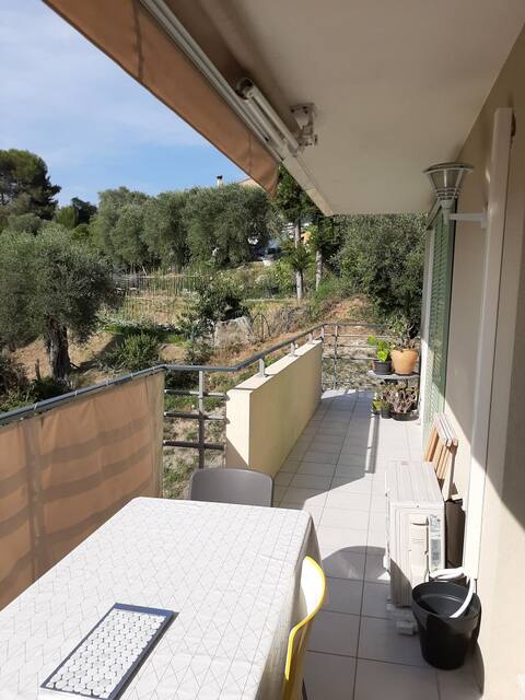 75m2 air conditioning sunny terrace 15 minutes' center Nice