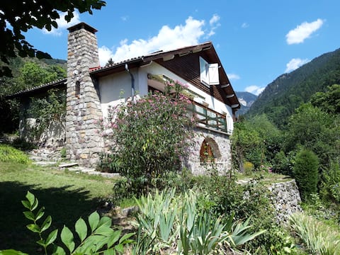 Bright chalet in the village of Saint Martin Vésubie