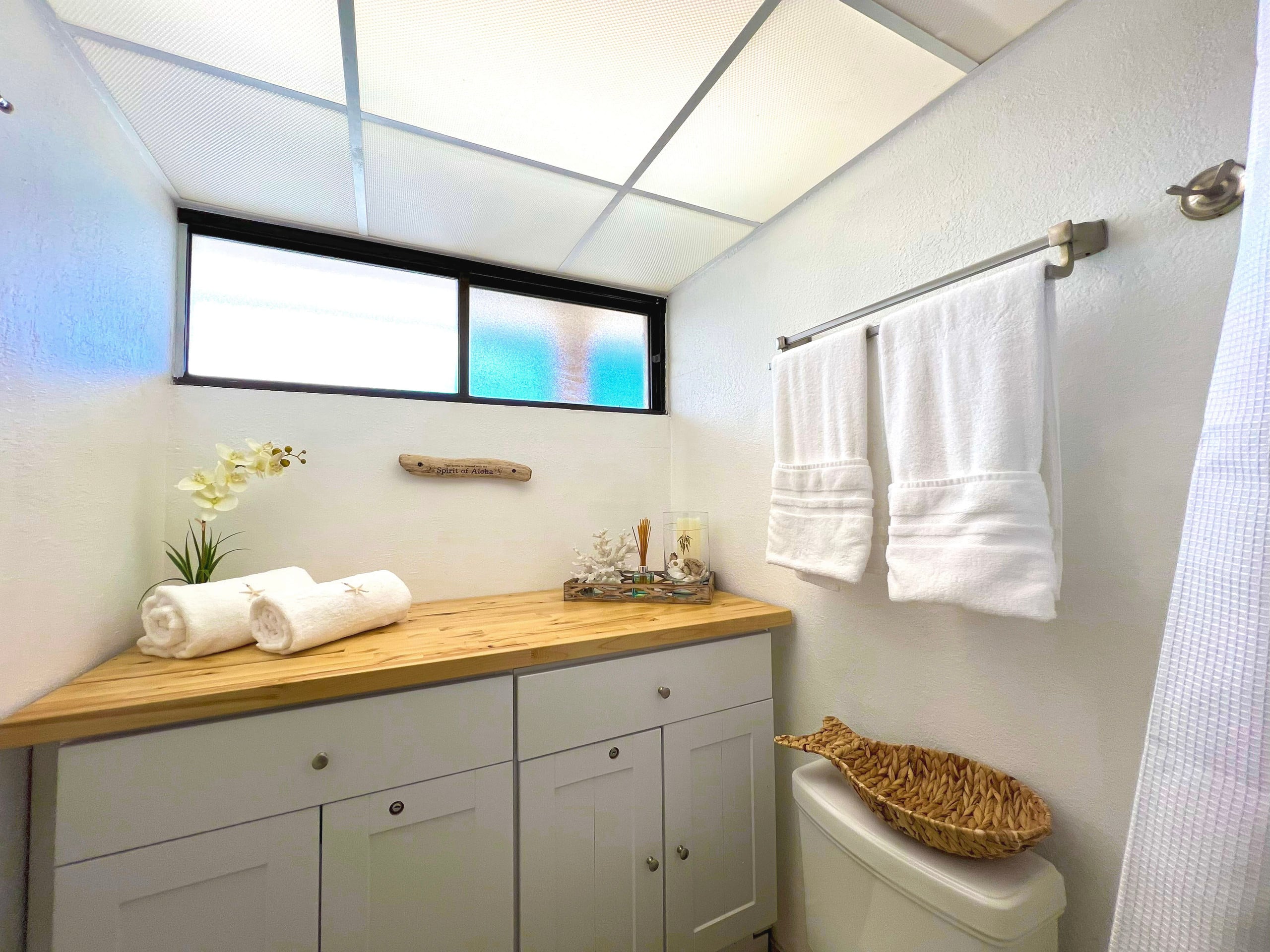 Condo in Lahaina · ★4.83 · Studio · 2 beds · 1 private bath - Image 16