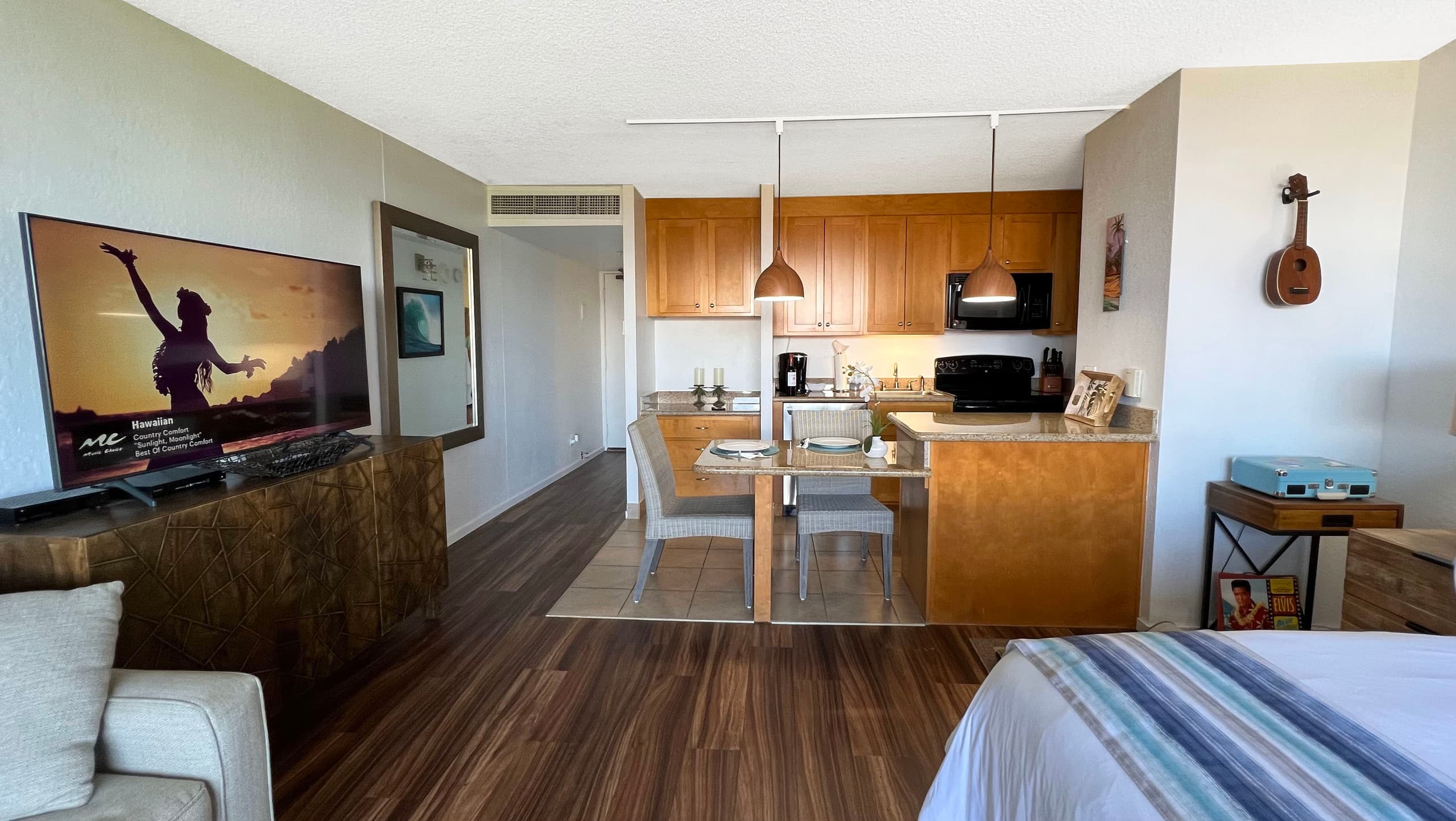 Condo in Lahaina · ★4.83 · Studio · 2 beds · 1 private bath - Image 12