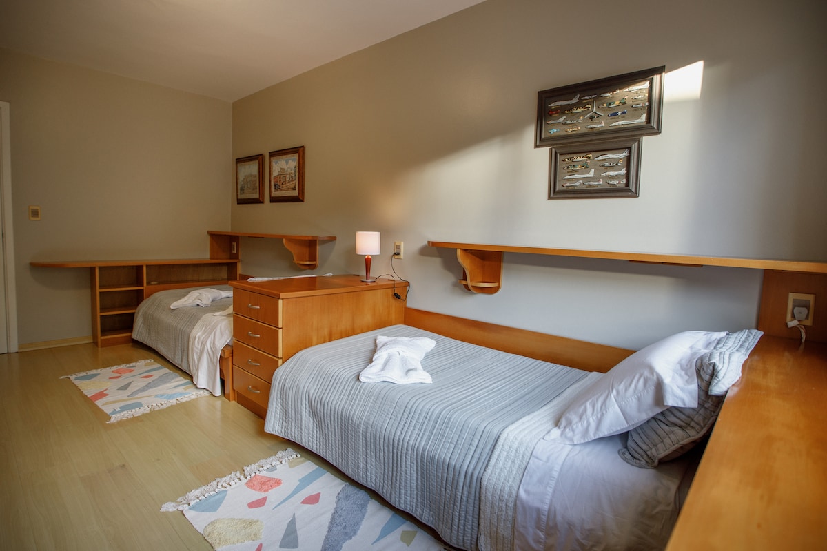 חדר יחיד עם מיזוג אוויר 