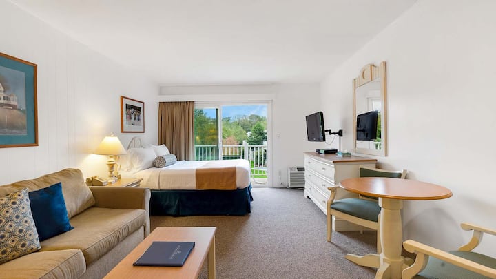 East Hampton Hotel Resort, Studio With Kitchen - The Hamptons, NY