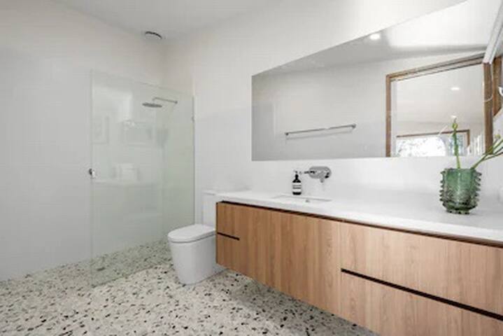 Aireys Inlet Beach home gallery image 4