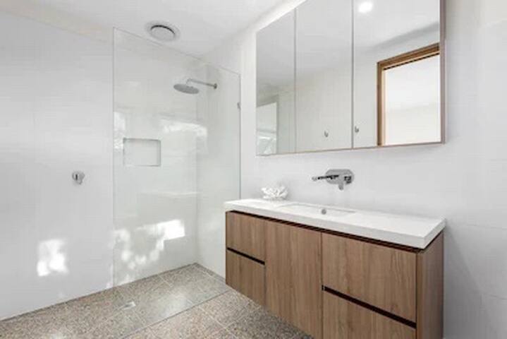 Aireys Inlet Beach home gallery image 5