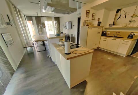 Top performing Airbnb: "Opus" The Designed Downtown Residence-the Palace in Offenbach Am Main