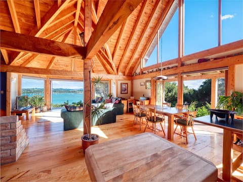 Popular Airbnb listing: Rustic Bush Retreat in Far North District