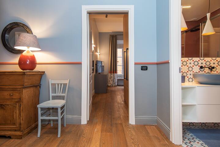 LikeYourHome, in Trastevere, with Jacuzzi ensuite gallery image 5