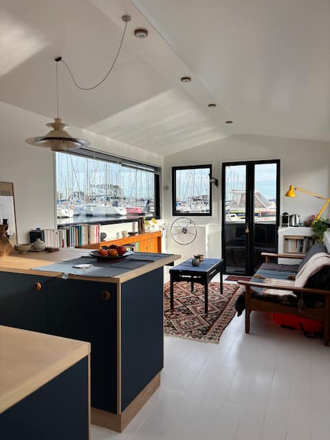 Popular Airbnb listing: Houseboat in Perros Guirec