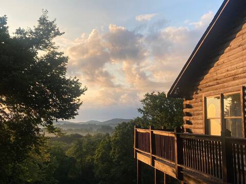 Cabin with Porch, Sunrise Views & Musical Roots