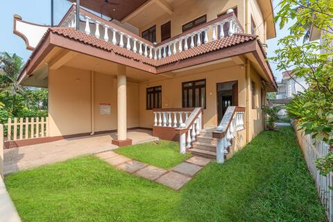 Siesta by the Sea, 2 minute walk to Candolim Beach