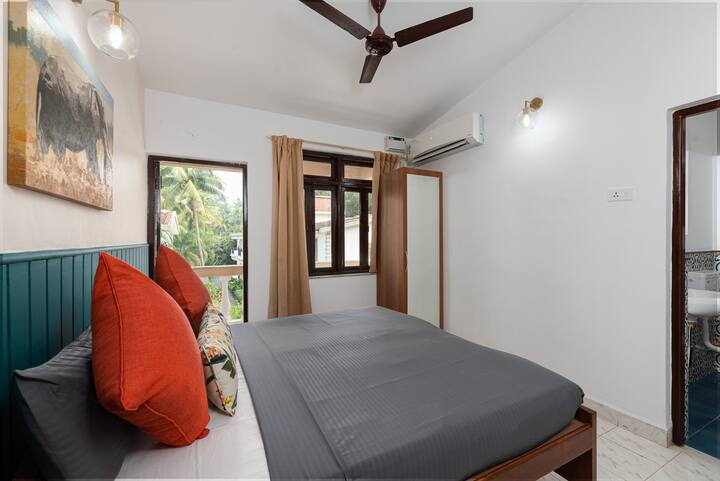 Self catered 3 BHK villa for rent in Candolim.