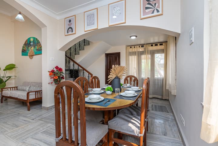 Dine in elegance at Villa Calangute