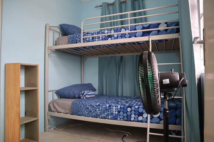 Ცისფერი მთები (საძინებელი #2)