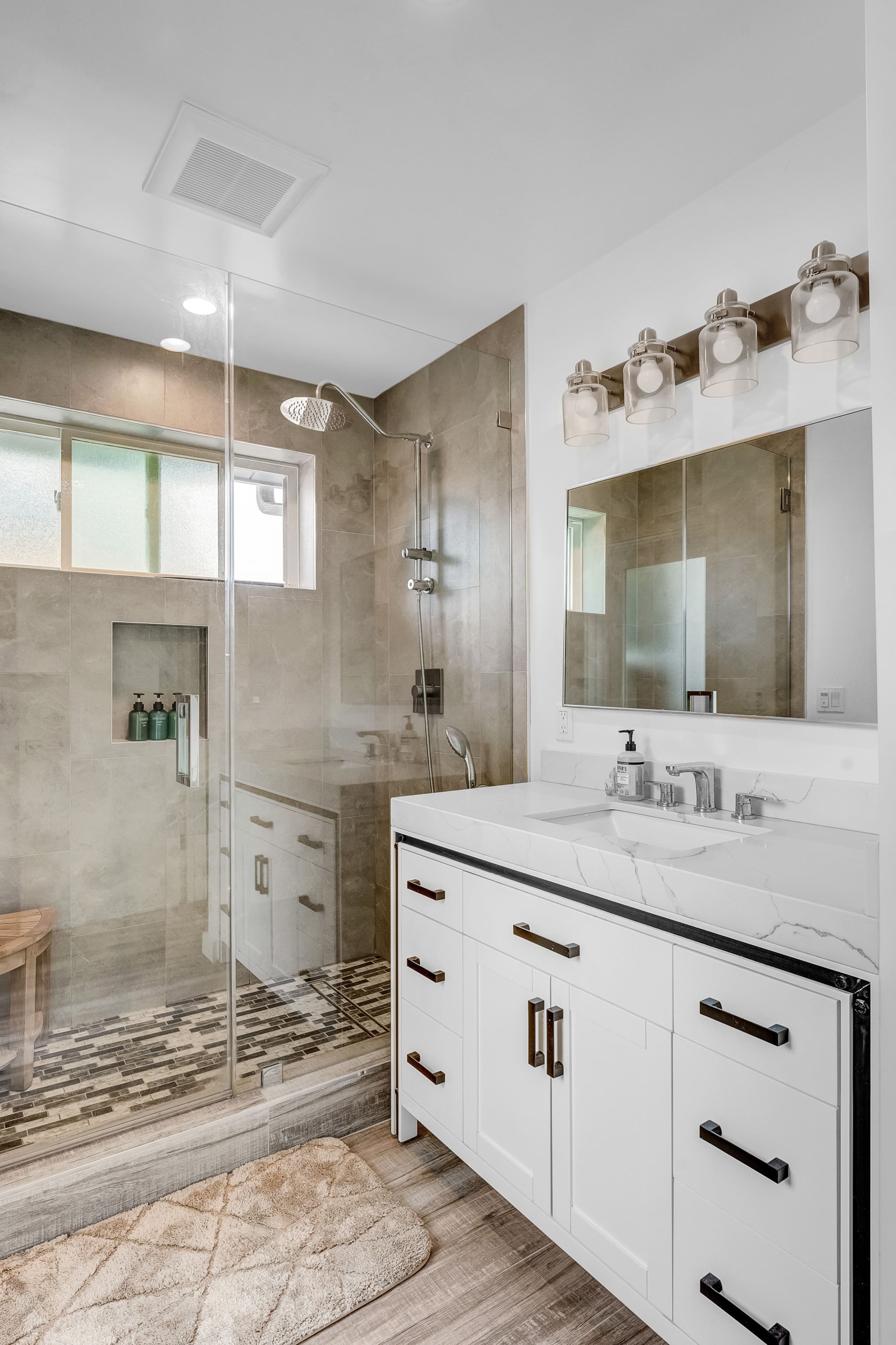 Home in San Francisco · ★5.0 · 3 bedrooms · 3 beds · 2 baths - Image 20