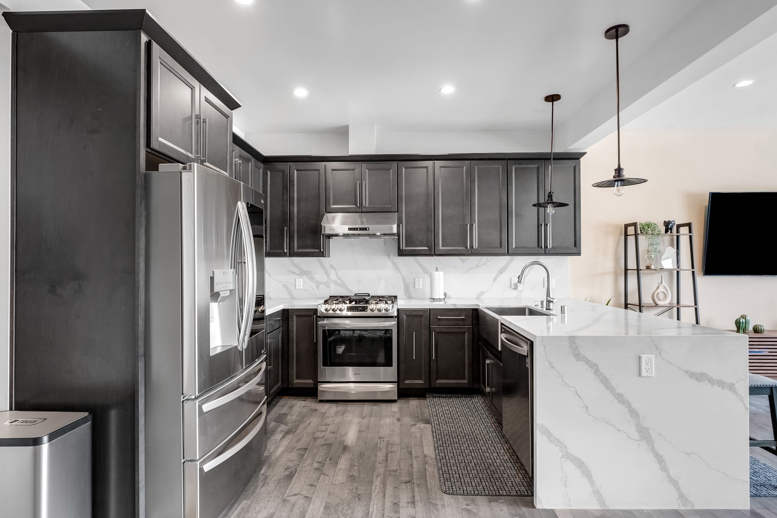 Home in San Francisco · ★5.0 · 3 bedrooms · 3 beds · 2 baths - Image 4