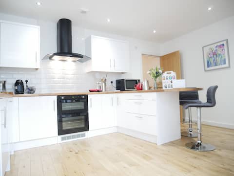 The Birketts Inn, 4 - Bed, Sleeps 8, Pets Welcome