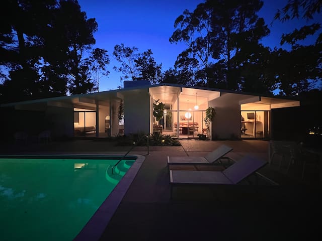 California Vibe – Mid Century Modern Home