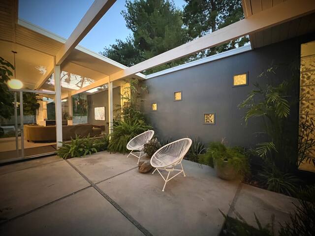 California Vibe – Mid Century Modern Home gallery image 5