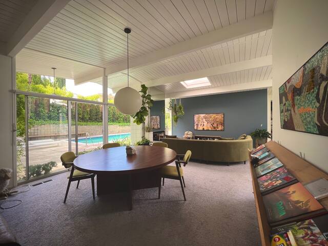 California Vibe – Mid Century Modern Home gallery image 4