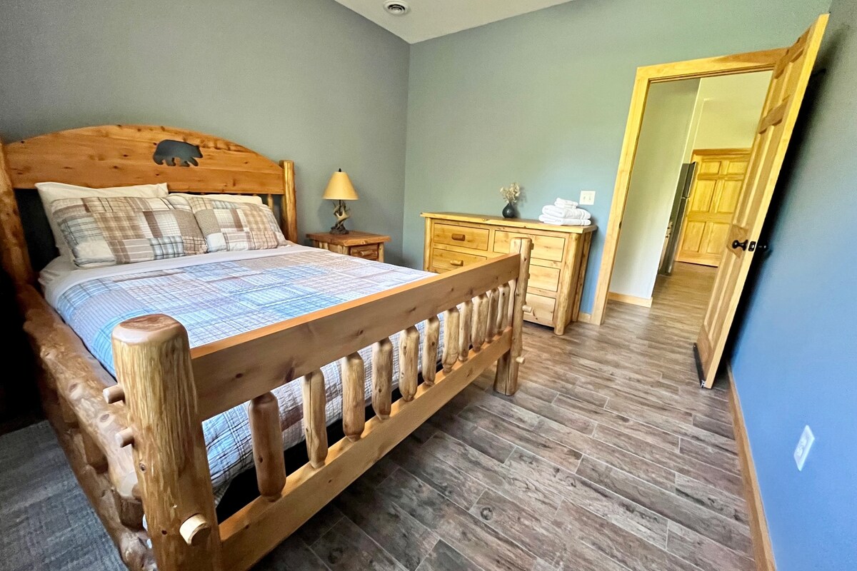 Спална соба 3 - брачен кревет (широк 150 - 179 см)