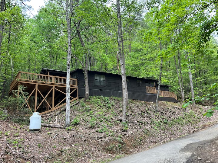 Cabin With Game Room, Pet Friendly And Wi-fi - Tennessee