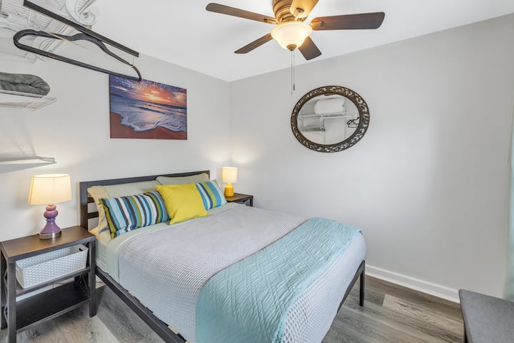Full Bed Room