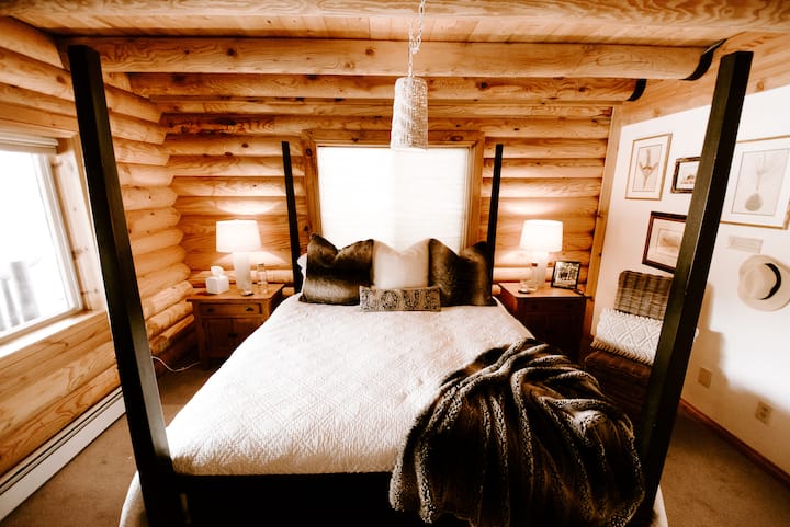 Primary Suite with King Bed