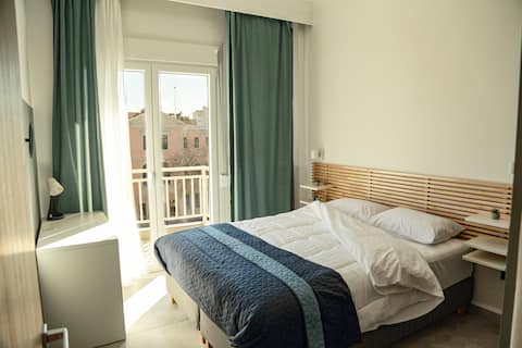 Bright and cozy apartment in Dimokritou with view