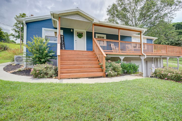 SOHO Riverfront Lodge * DOCK | HOT TUB | GAME ROOM