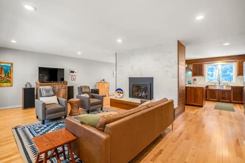 Popular Airbnb listing: Stunning 3bed/2bath - Winter Park Entire Condo in Winter Park