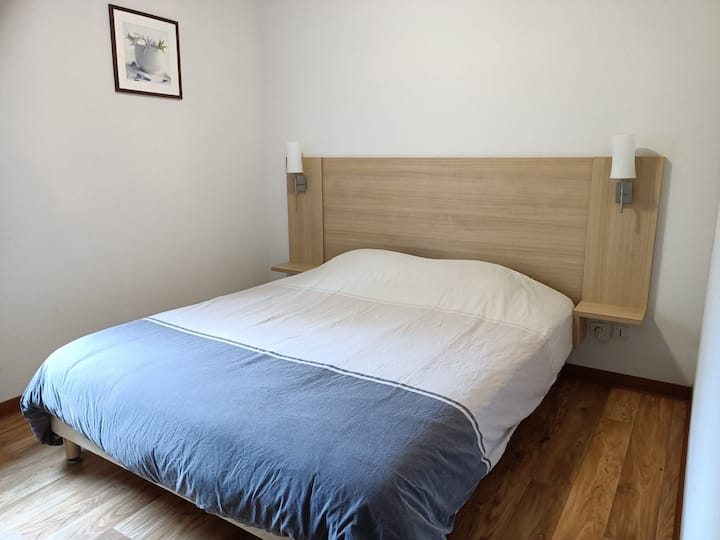 חדר שינה מיטה זוגית