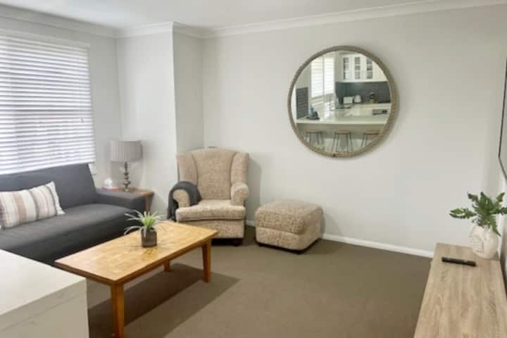 Beautiful Modern Apartment, Quiet Haven To Relax. - Hornsby