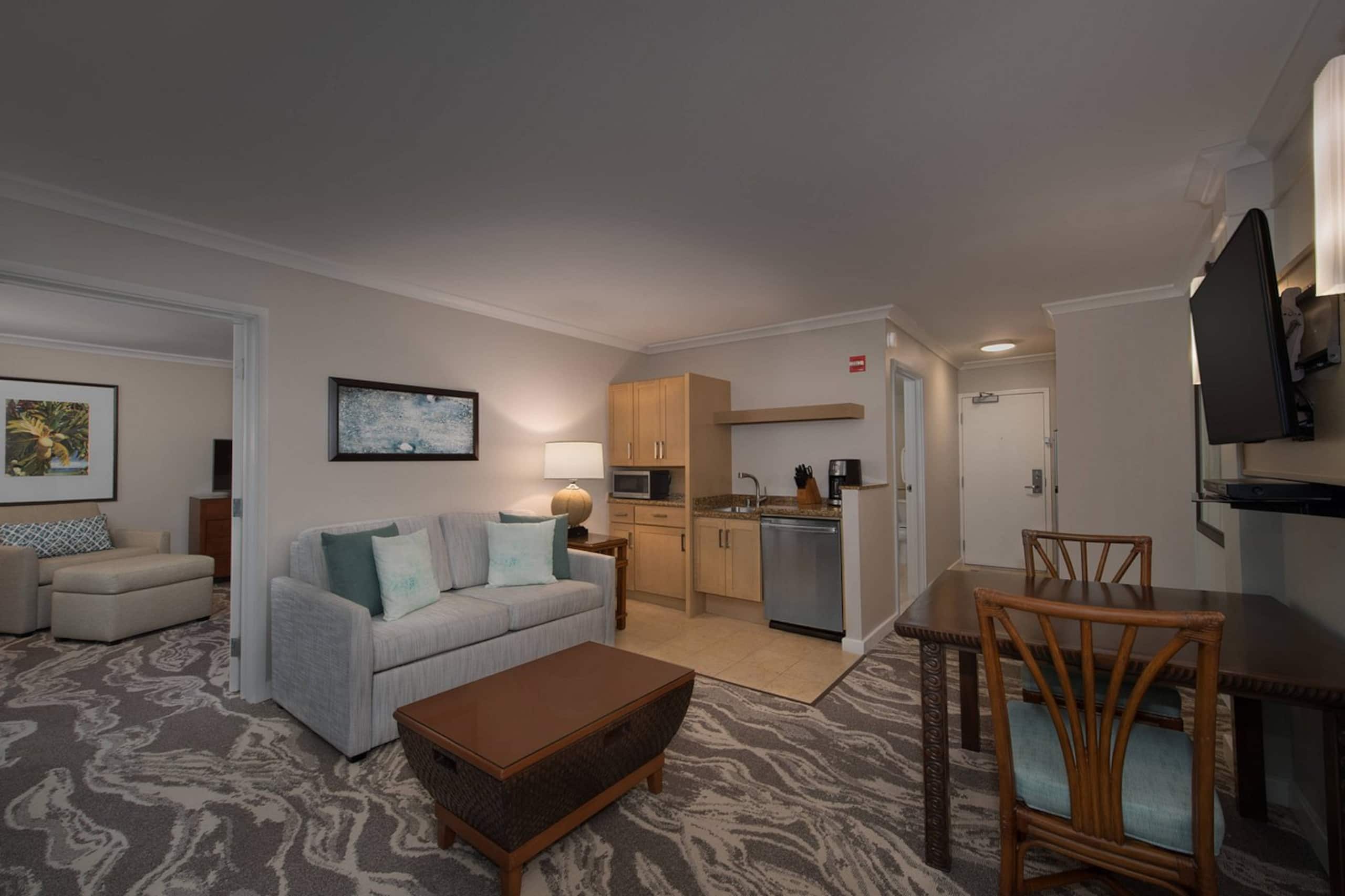 Condo in Lahaina · ★4.67 · 1 bedroom · 2 beds · 1 bath - Image 24