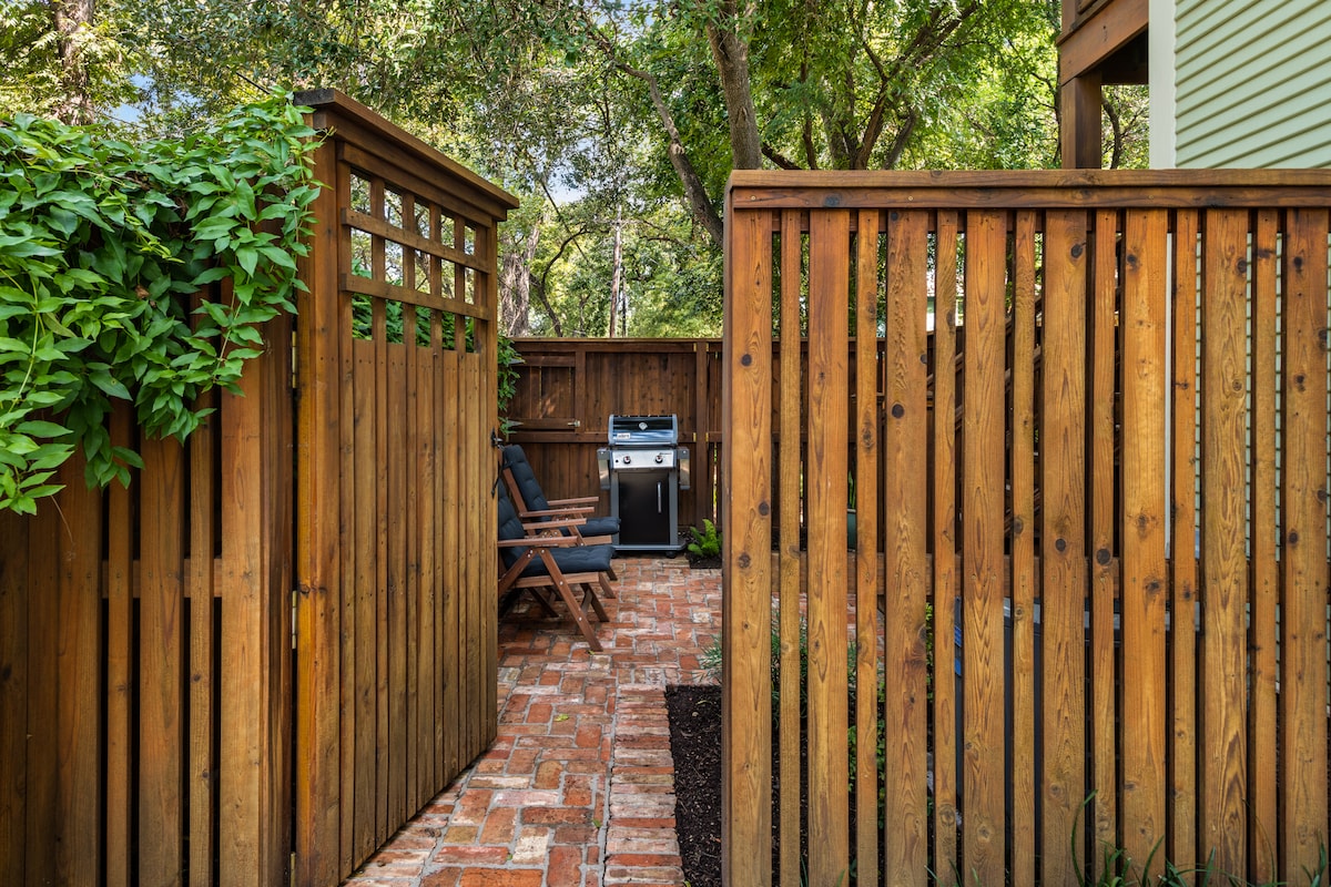 Hyde Park Hideaway