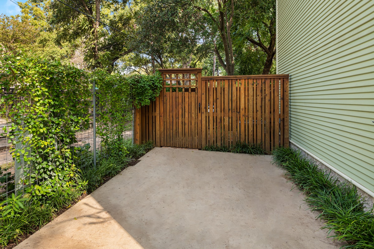 Hyde Park Hideaway