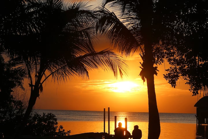 Enjoy Sunsets in Cozy 1BR Studio on the Beach