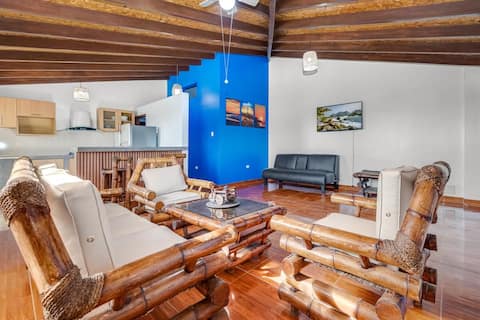 Gorgeous Condo with Tiki Style Pool+AC, near Beach