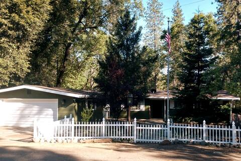 Lake Front Vacation Rental STR #20-0033