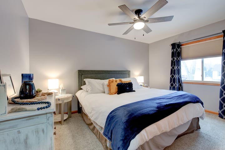 Slaapkamer nummer twee heeft een kingsize bed.