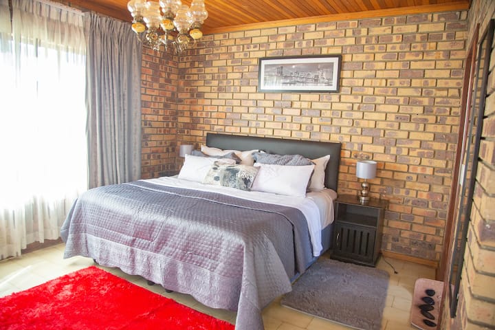 غرفة النوم 7 (بدلة تنفيذية)