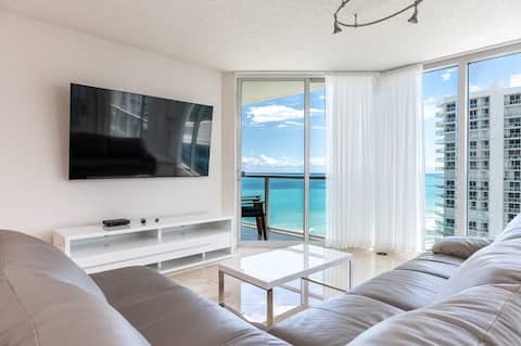 Top Airbnb: The Best Ocean & City Views! Wow - Corner Unit in Miami Dade
