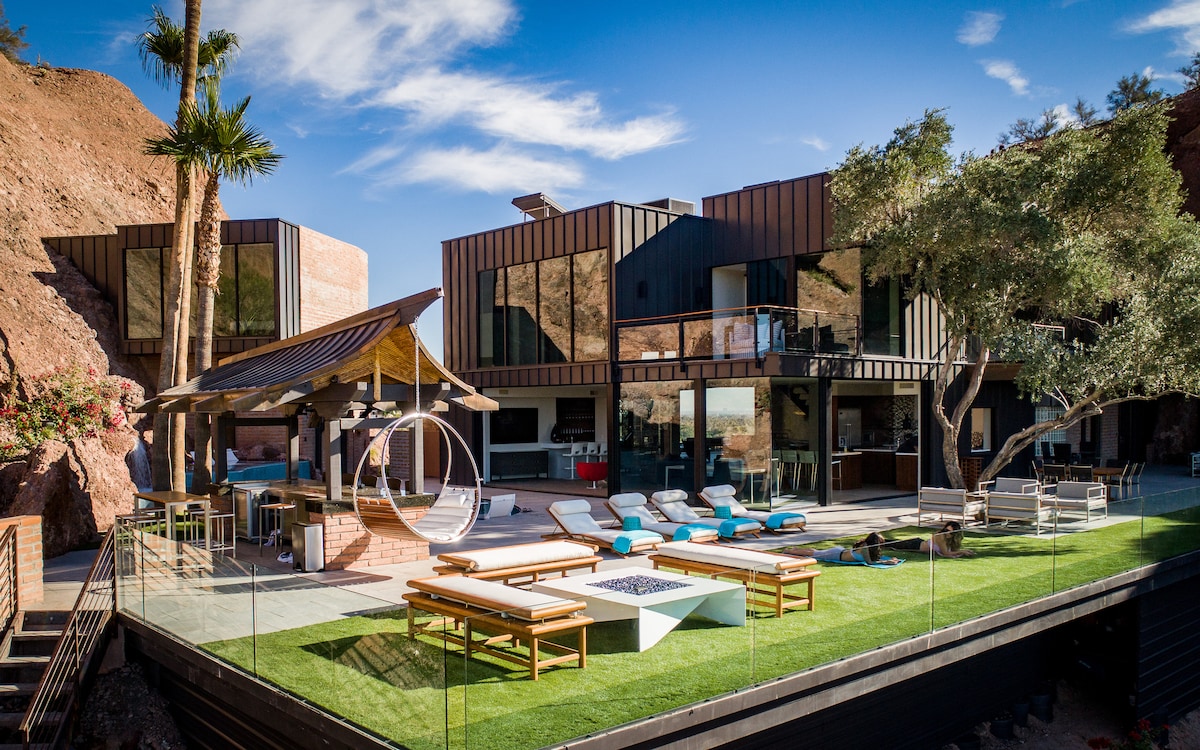 〜ひかママ〜【BEAUTY &amp; YOUTH】ダブルフェイスフード ガウン Camelback Vista | Pool, Spa & Mountain Views - Villas for Rent in