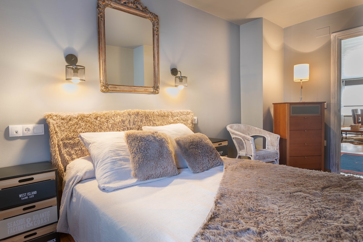 غرفة نوم رئيسية بسرير مزدوج 150 × 200