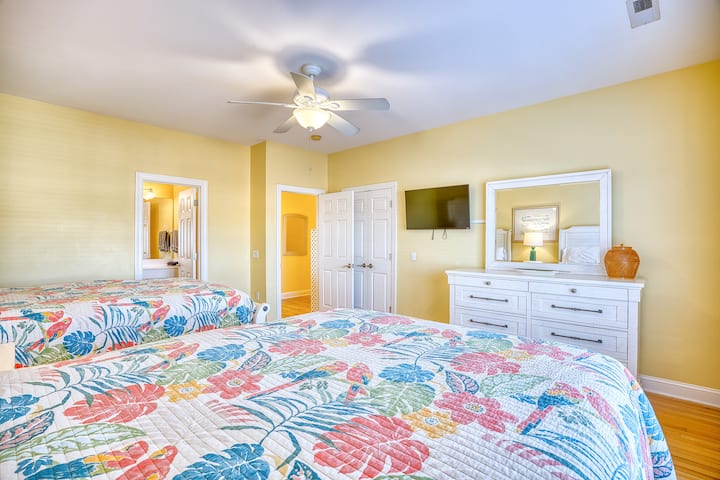 3号卧室-非常宽敞，有足够的抽屉空间和大的步入式衣柜。  所有卧室均配有电视，可观看深夜电影。  