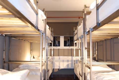 Tea House Hostel - Quadruple Room 10