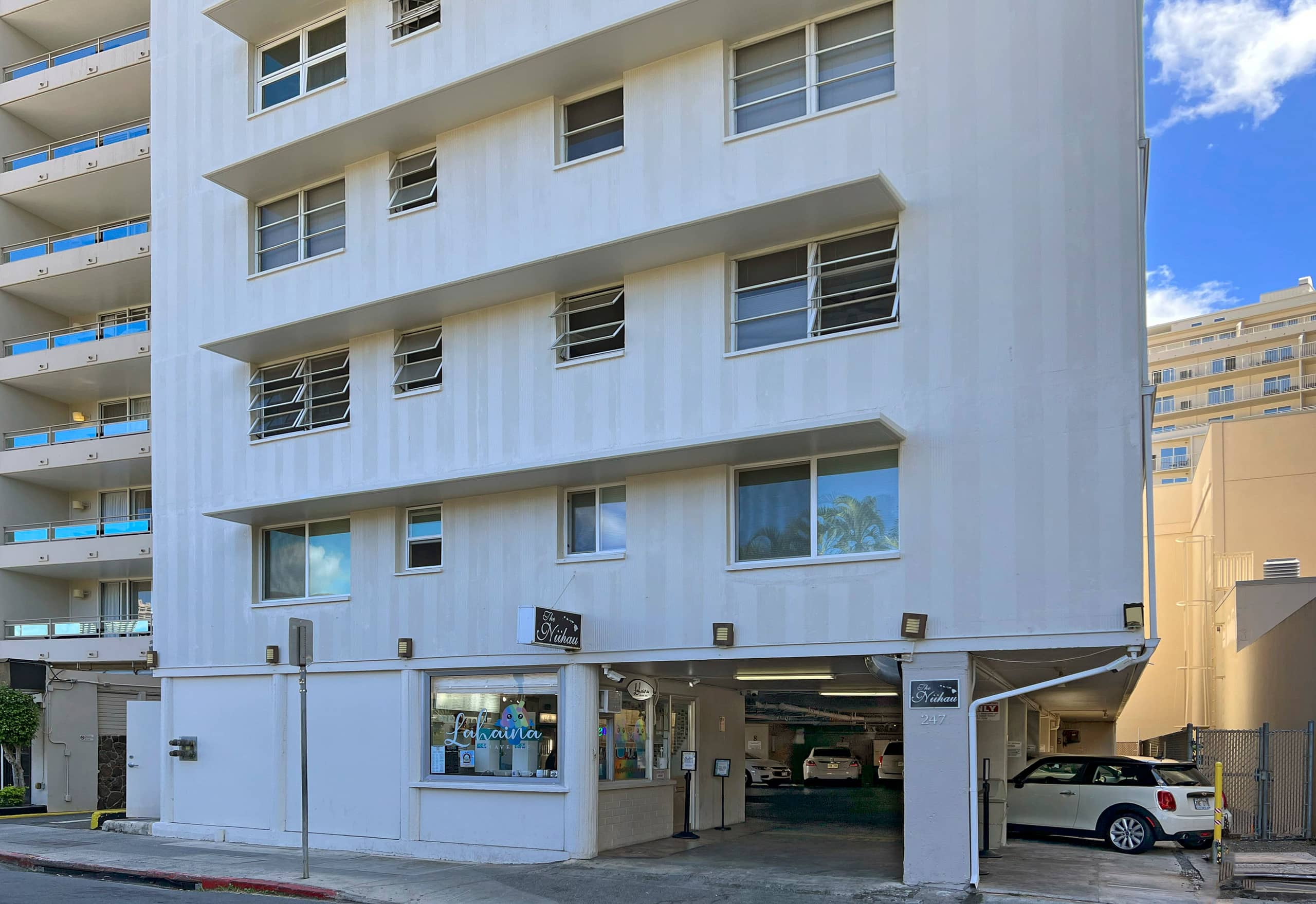Condo in Honolulu · ★4.74 · 2 bedrooms · 3 beds · 1 bath - Image 6
