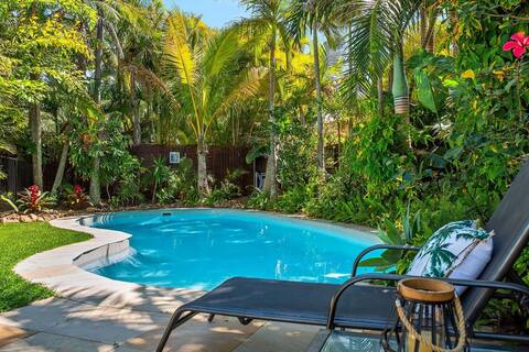 Tropical Oasis - Resort Style heated Pool,